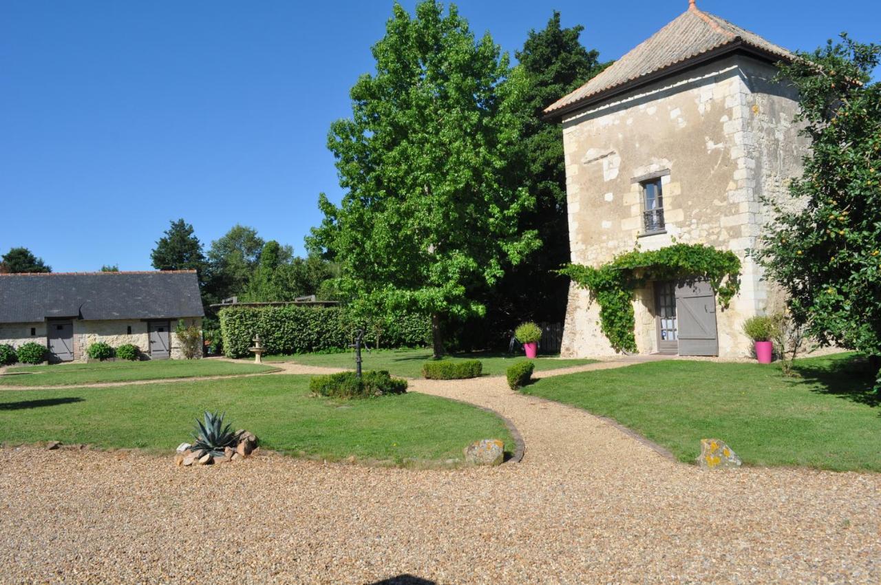 Villa La Tour Du Grand Boust Longué Exterior foto